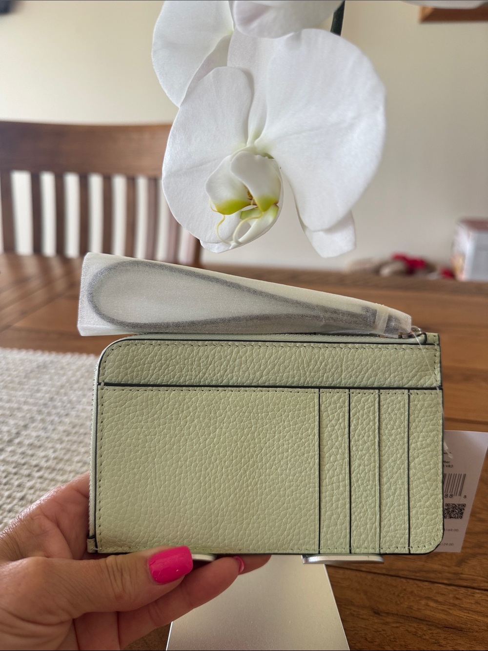 Kate Spade ♠️ light green pebbled leather wristlet wallet - Picture 2 of 2
